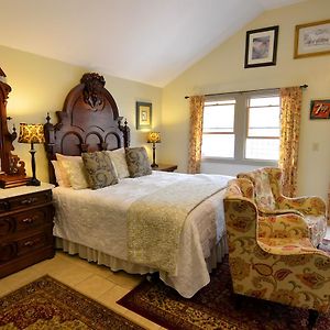 Pond Cottage